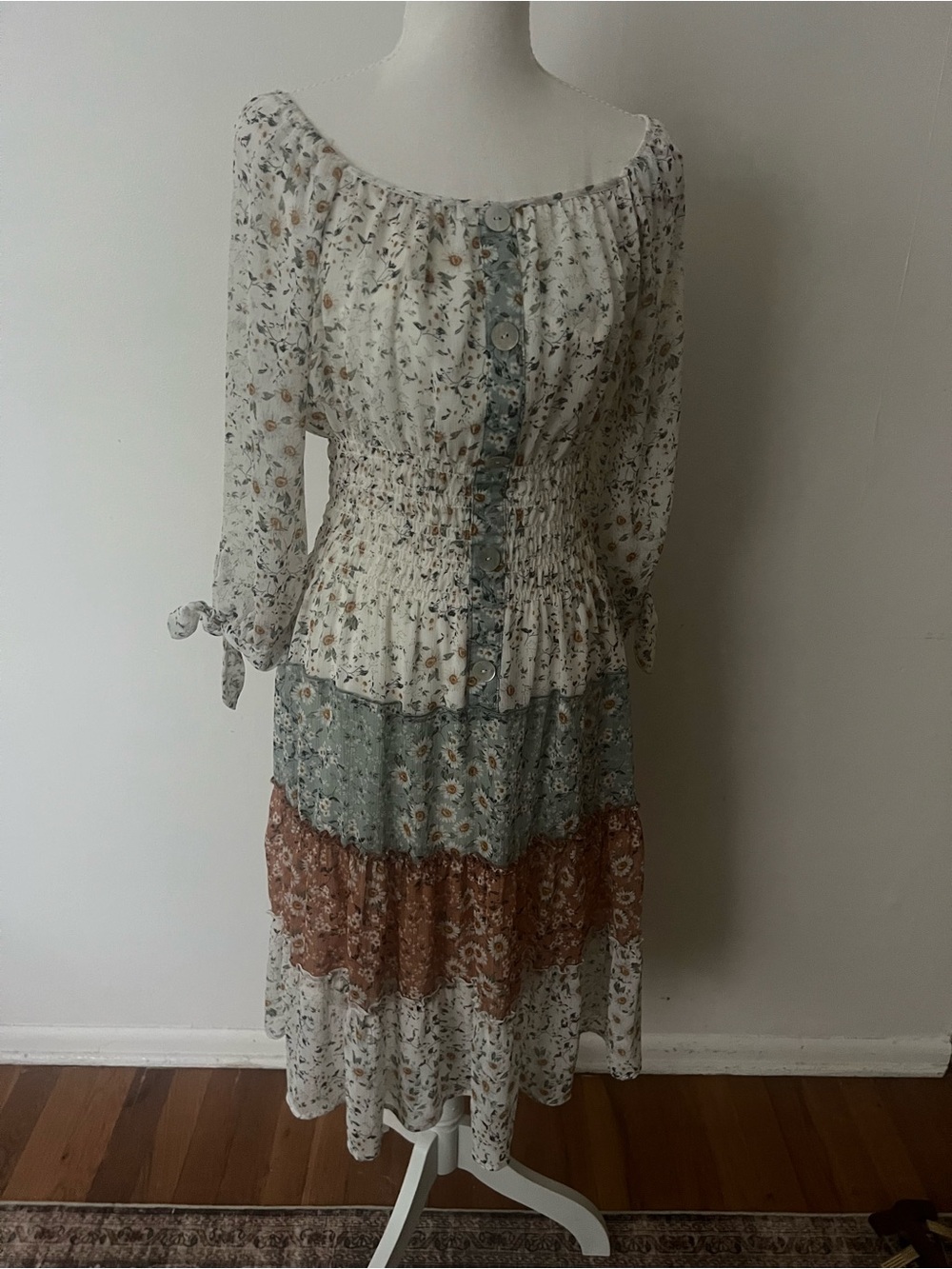 Figeroa & Flower white floral peasant dress, women’s M, Boho cottage farmhouse